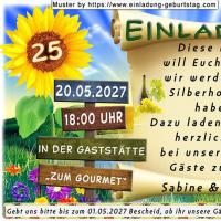 Die originelle Einladung zur Silberhochzeit mit Ihrer Jubiläumszahl in einer Sonnenblume und Datum, Uhrzeit und Ort auf einem Wegweiser