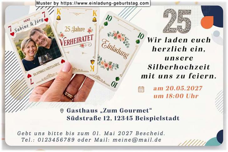 Die Einladung zur Silberhochzeit mit Ihrem Foto auf einer von 3 Spielkarten in der Hand.