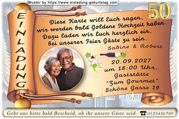 Die Einladung zur Goldenen Hochzeit mit Ihrem Foto rund ausgeschnitten auf einer Goldpapierrolle