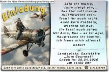 Die lustige Einladung zur Jugendweihe mit dem Jungen, der auf einem Propellerflugzeug sitzt - bitte einsteigen.